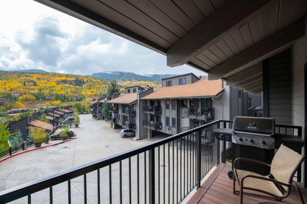 Updated 3 Bedroom 2 Ba With Pool & Hot Tub - Stunning Mountain Views! スノーマス・ビレッジ エクステリア 写真